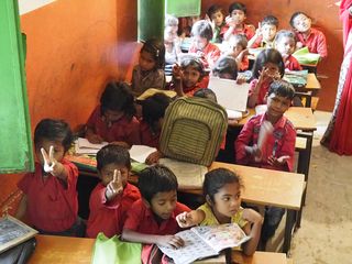 Sujata • Rural school near Bodhgaya ( India, Rajasthan )